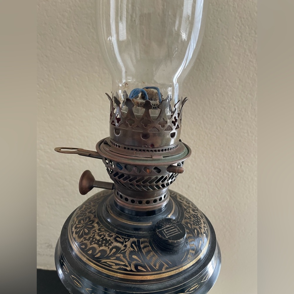 Antique vases and lanterns 3 piece set - Picture 6 of 10
